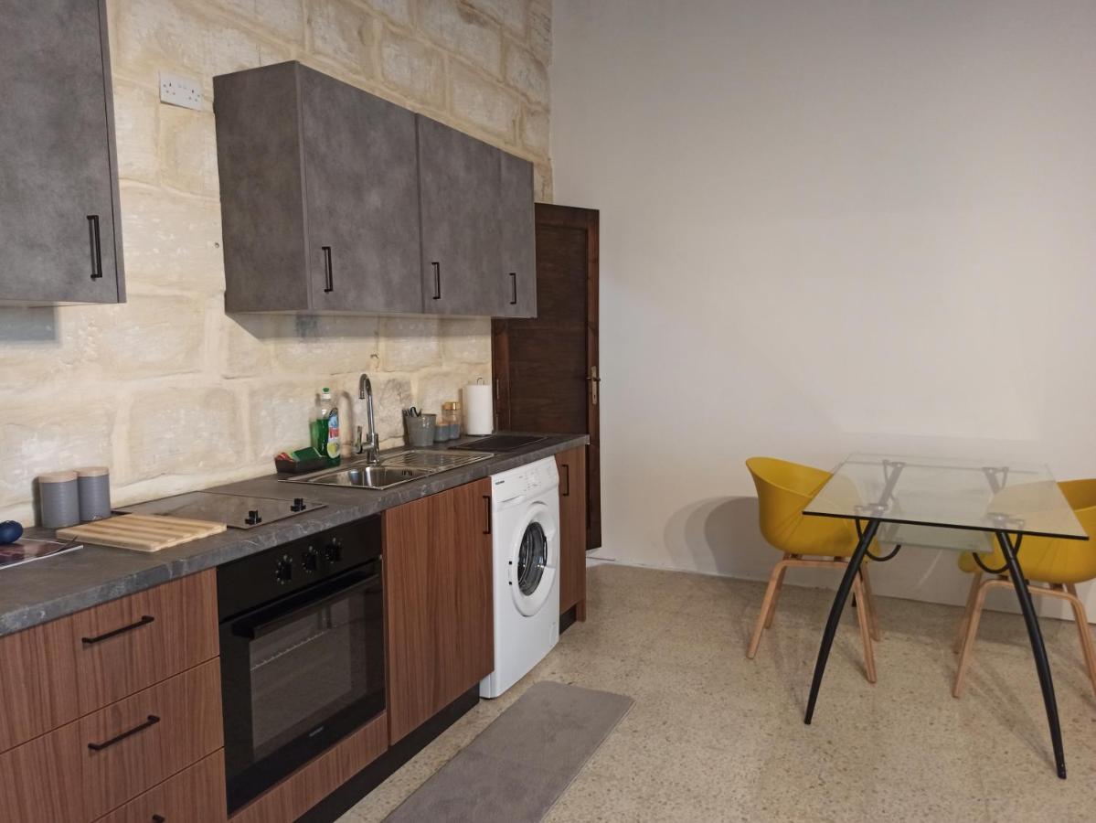 Beautiful Studio Apartment In Qormi Malta Exterior foto